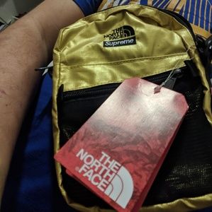 North face x supreme bag